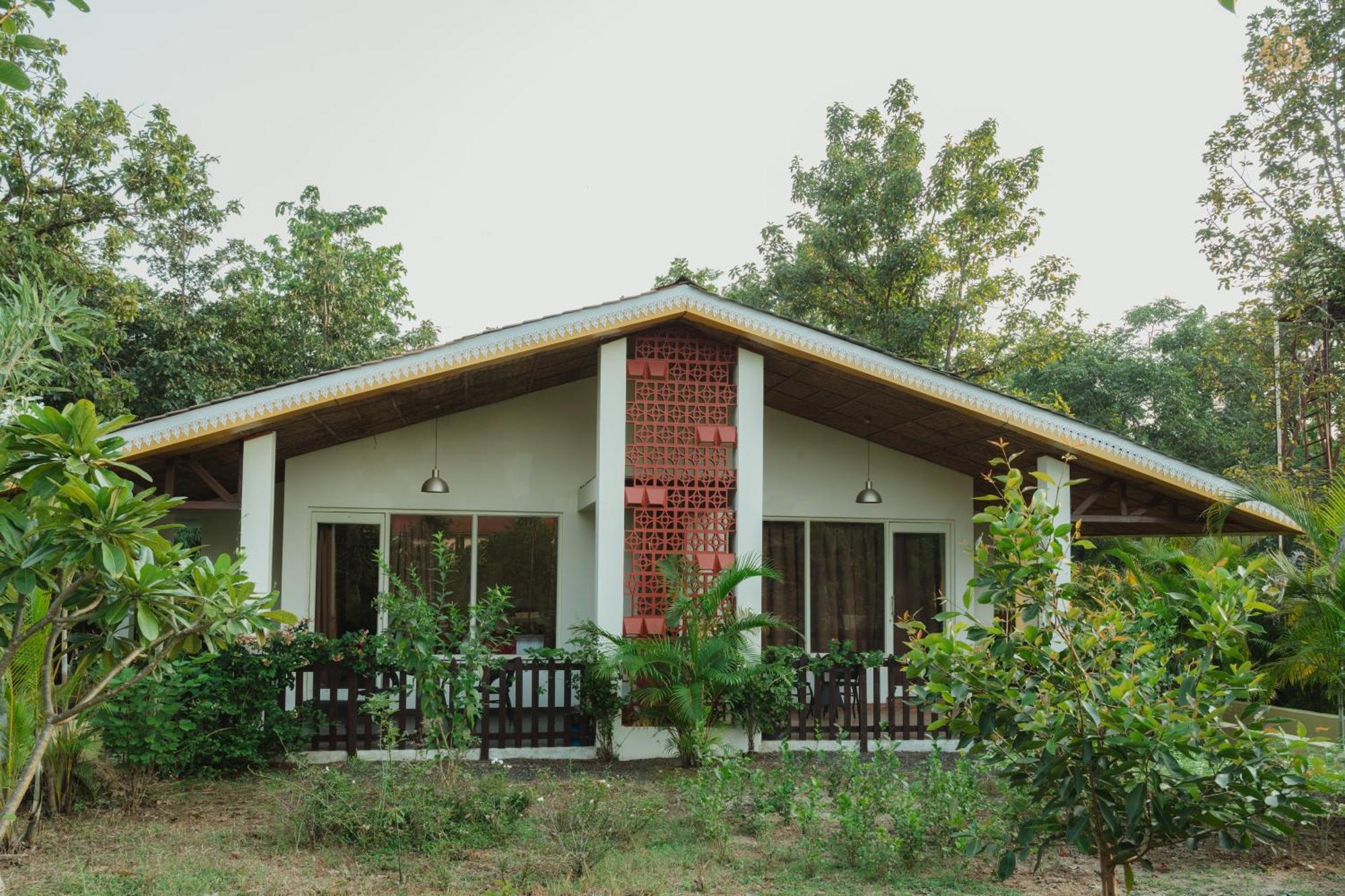 The Infinity Pench Resort Khawasa Exterior photo